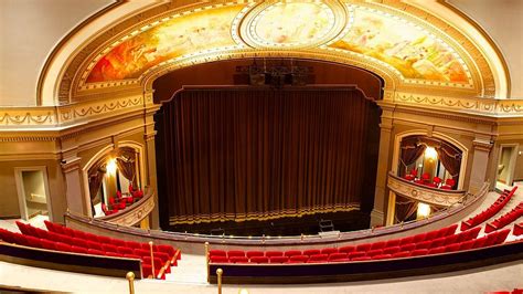 Grand Theatres .